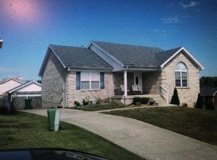 8821 Wisdom Ln, Louisville, KY 40229