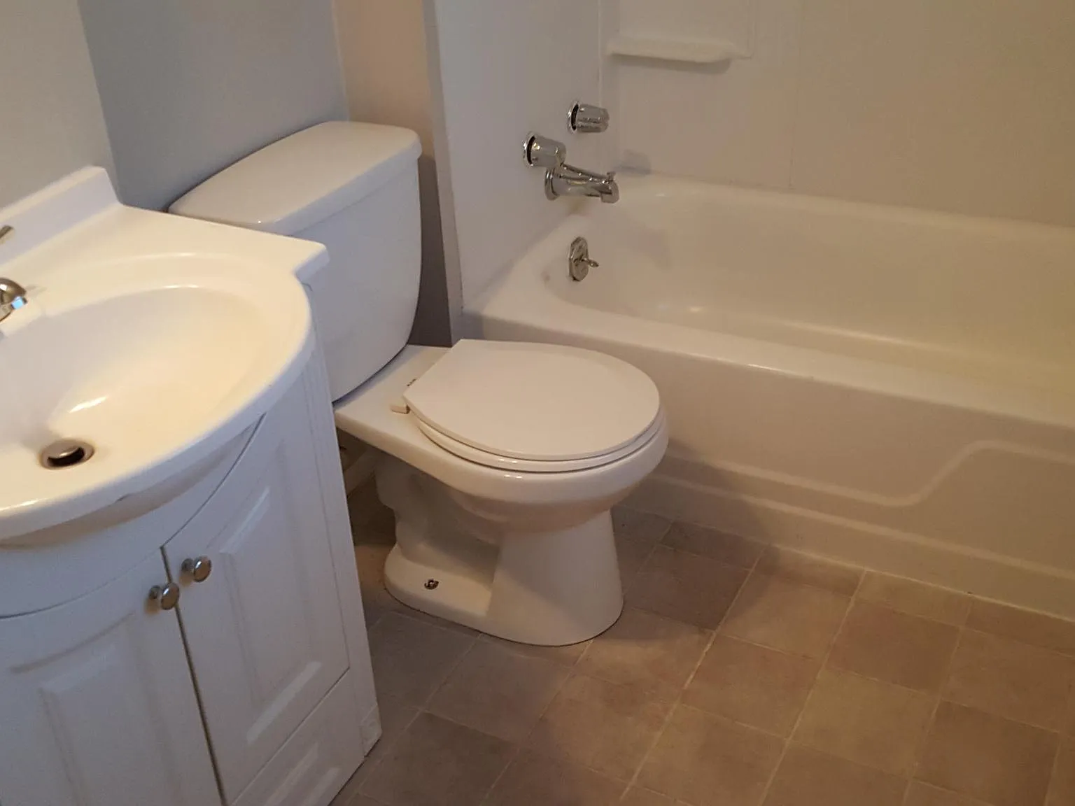 1 bed, 640 sqft, $825 — Photo 2