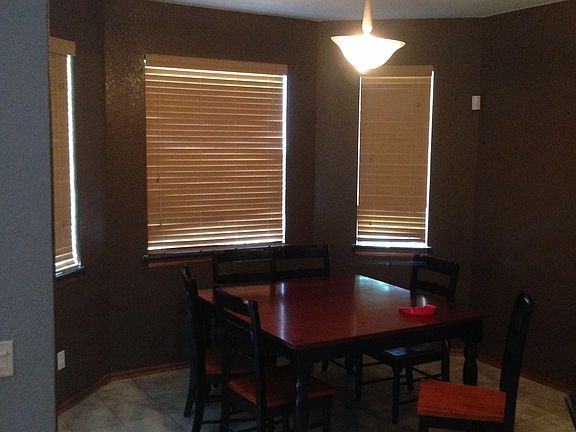 4th image of 4857 Newport Dr