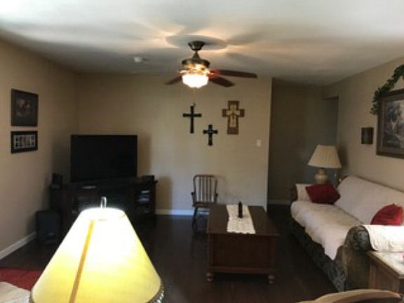 2nd image of 203 S Lazy Ln