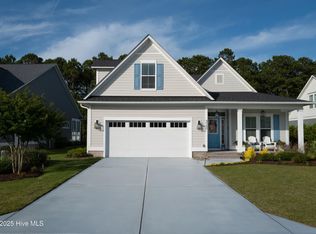 323 Lightning Bug Ln, Holly Ridge, NC 28445