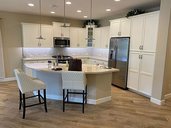 2nd image of 4443 W Box Canyon Dr
