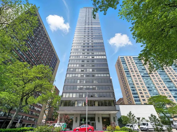 3150 N Lake Shore Dr APT 29F, Chicago, IL 60657