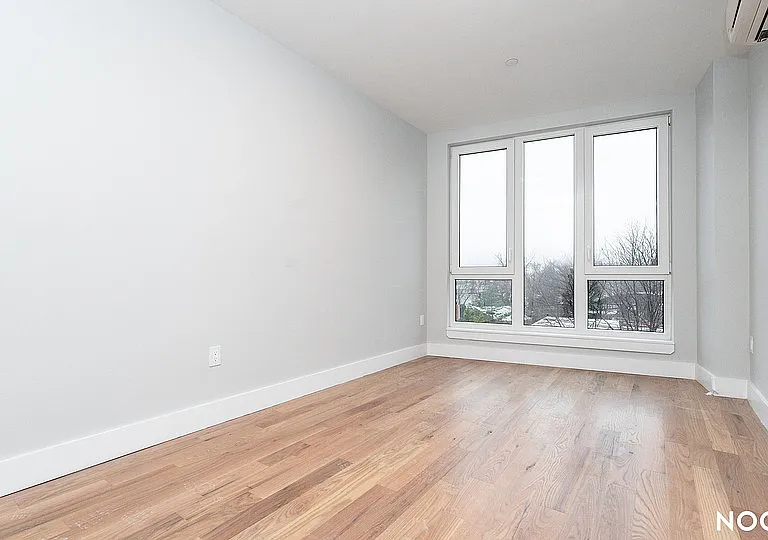31-61 Vernon Blvd #2M — Photo 8
