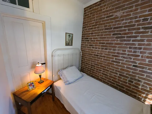 Rented by M.Woods & Associates | media 4