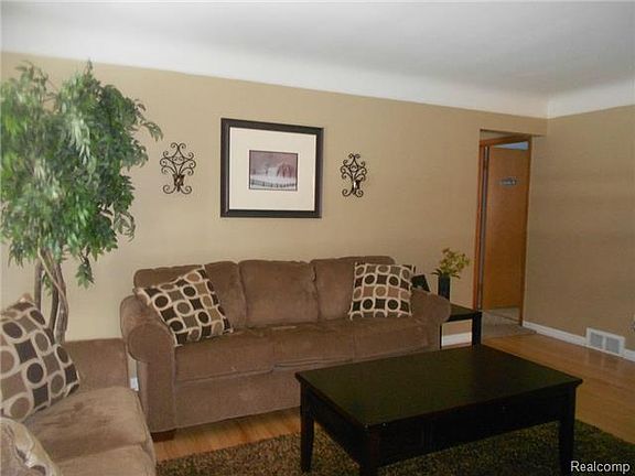 3rd image of 8624 Norborne Ave