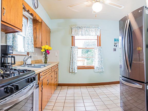 4th image of 204 N Elroy Ave