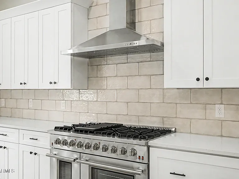 3229 E Roma Ave — Photo 15