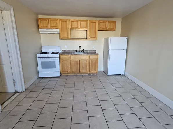 122 Derby Ave APT 2, New Haven, CT 06511