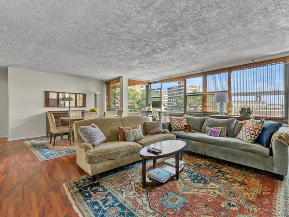 9-15 166 Street #3A, Beechhurst, NY 11357