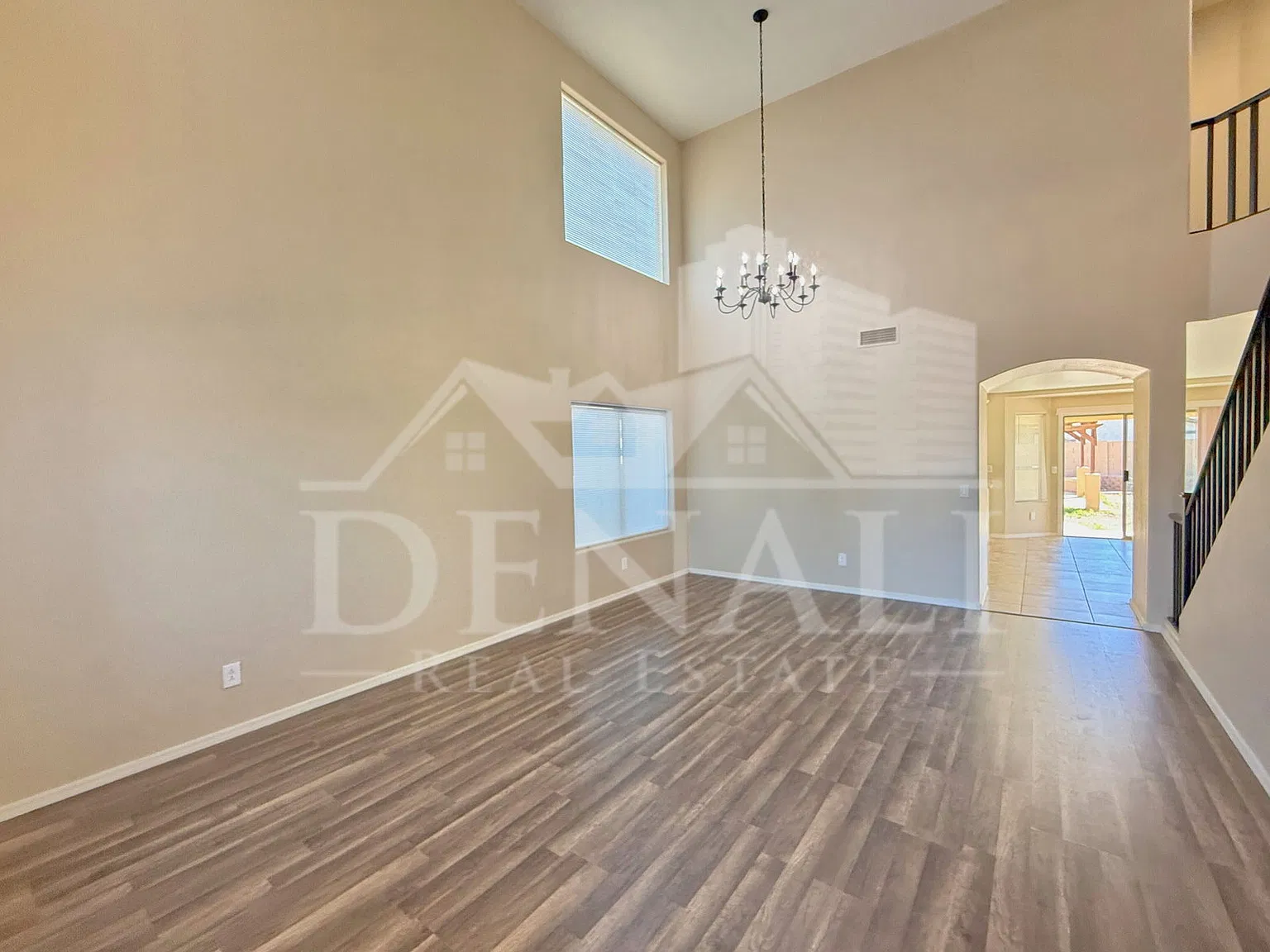 4 bed, 3.0 bath, 2426 sqft, $1,995 — Photo 2