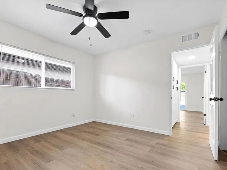 3008 Whitley Dr — Photo 15