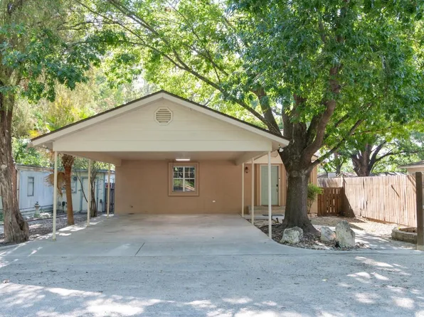 102 Mata Ln, Del Rio, TX 78840