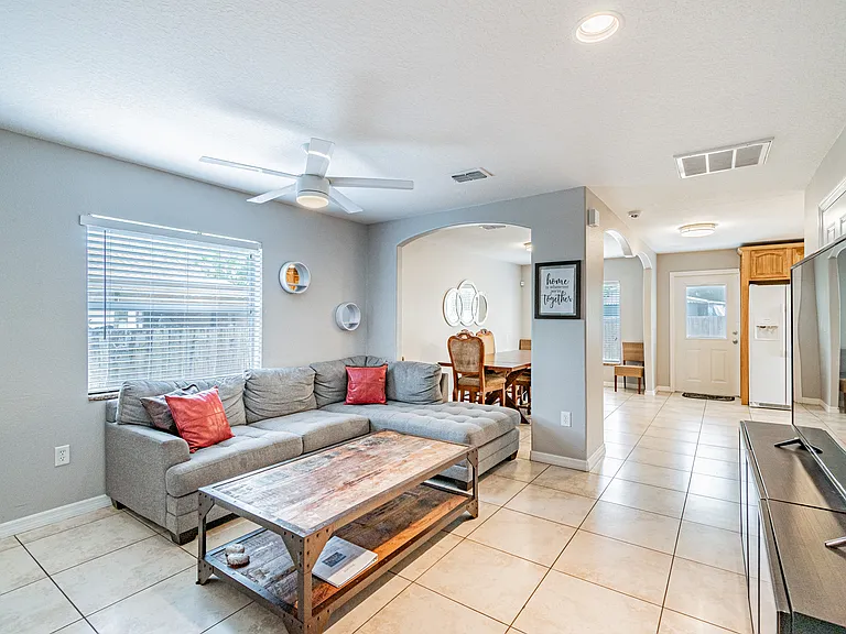2907 W Chestnut St — Photo 13
