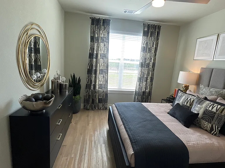 Rollingwood Dr — Photo 12