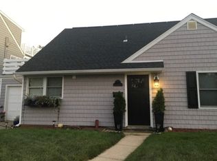 458 W Market St, Long Beach, NY 11561