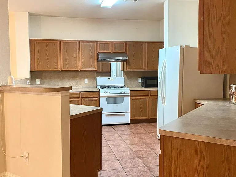 518 Remington Chase Ct — Photo 16