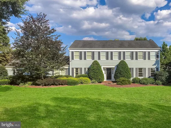 9 Howard Dr, West Windsor, NJ 08550