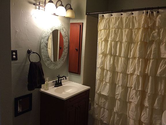 2nd image of 628 E Redondo Ave