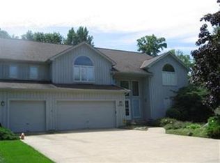 24450 Woodside Ln, Beachwood, OH 44122