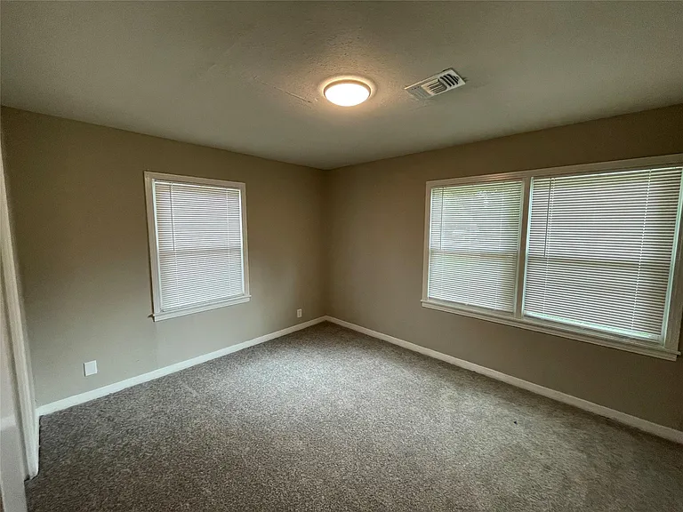 2526 Jackson St — Photo 14