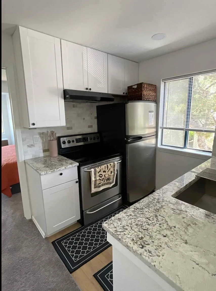 2 bed, 900 sqft, $2,500 — Photo 1