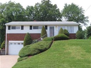 109 Wynnecliffe Dr, Carnegie, PA 15106