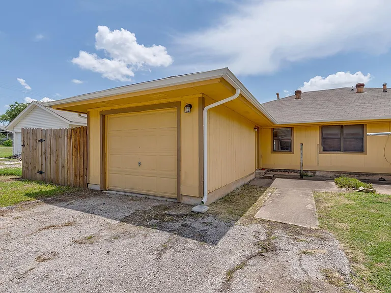 9604 Night Star Dr #B — Photo 15