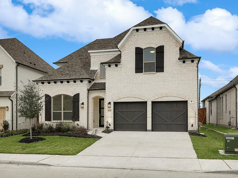 8218 Vitex Ave — Photo 1