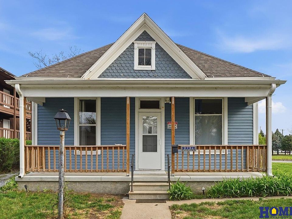 1st image of 2524 E St