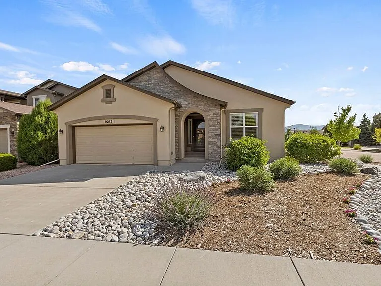 9212 Lizard Rock Trl — Photo 1