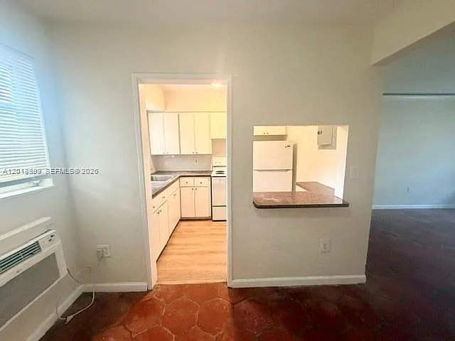 1208 S Douglas Rd #2 — Photo 4