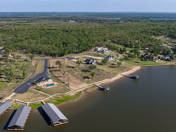 4th image of 7024 Lakeshore Way