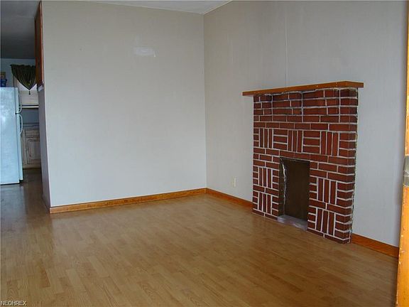 5th image of 702 Pike St