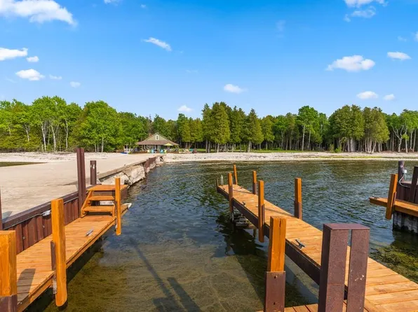 6027 Lady Slipper Rd, Egg Harbor, WI 54209