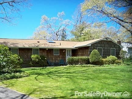 Spacious 3 bedroom ranch in Miller Place