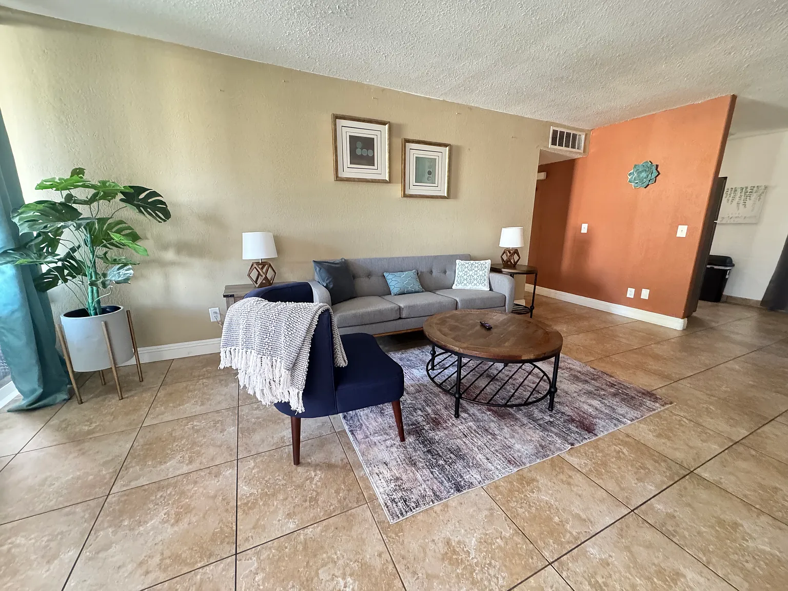 1 bed, 700 sqft, $1,700 — Photo 2