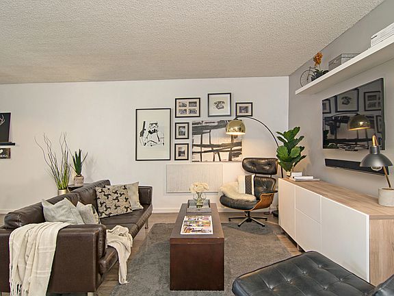 4th image of 7858 Cowles Mountain Ct Unit 1