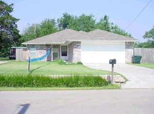 600 S 1st St, Yukon, OK 73099