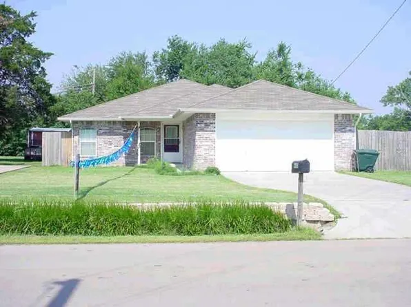 600 S 1st St, Yukon, OK 73099