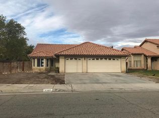 37801 Smoke Tree St, Palmdale, CA 93552