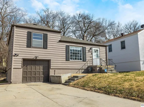 3309 N 54th St, Omaha, NE 68104