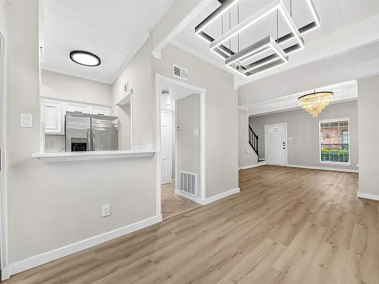 5328 Brownway St #B15 — Photo 1