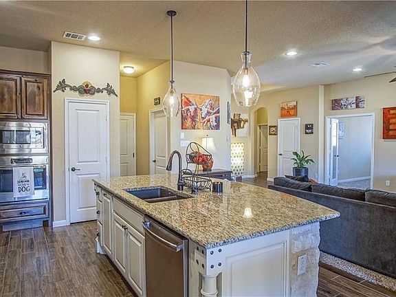 5th image of 924 Beechwood Ln