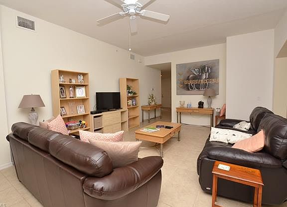 3rd image of 1415 Mariposa Cir #12-101