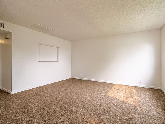 3rd image of 573 N Virginia Ave