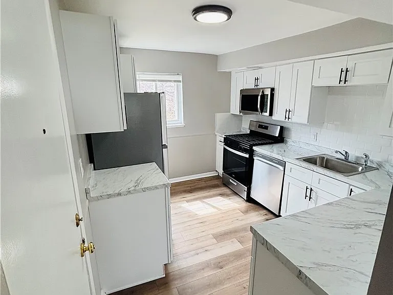 21045 Southbend Cir #9 — Photo 4