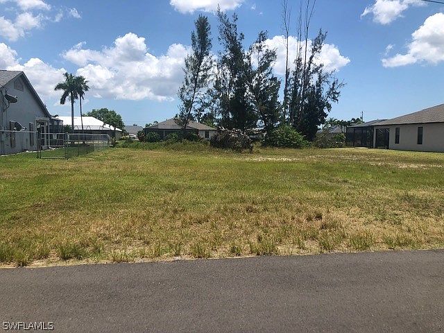 1st image of 216 SE 23rd St