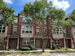 717 Summit Ln, Vernon Hills, IL 60061