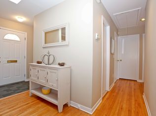 35 Kathleen Ln, Mount Kisco, NY 10549